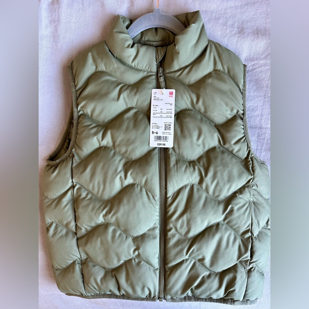 Uniqlo kids 5/6T Quilted Pufftech Vest